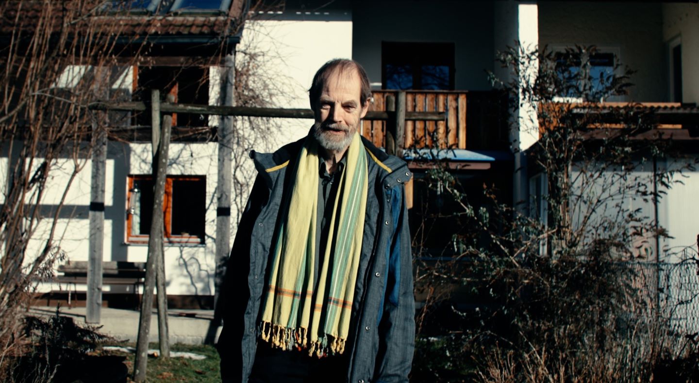 Manfred vor seinem Haus 