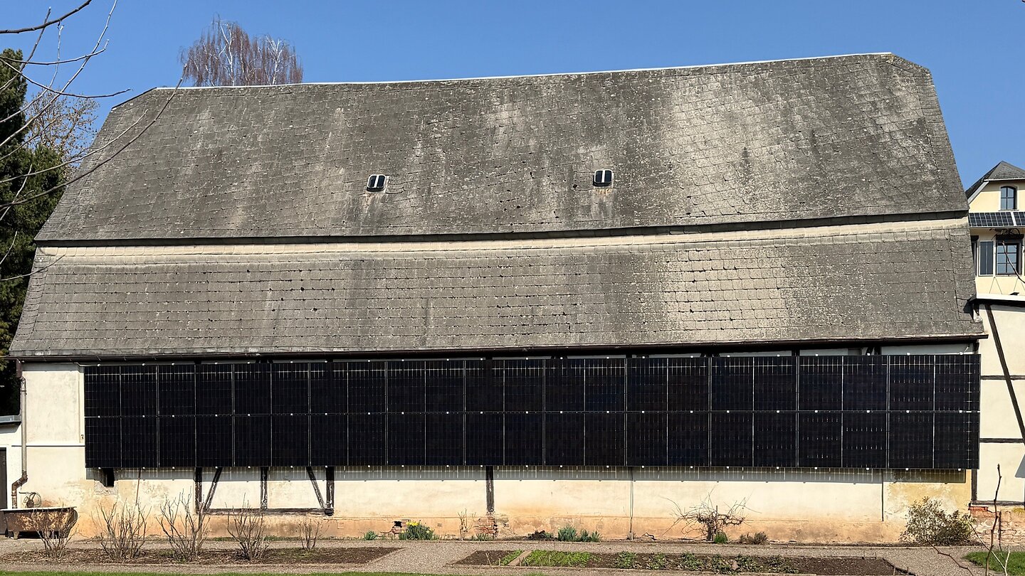 22 Solarplatten 400W senkrecht Südwest ohne Auflagen der Denkmalschutzbehörde