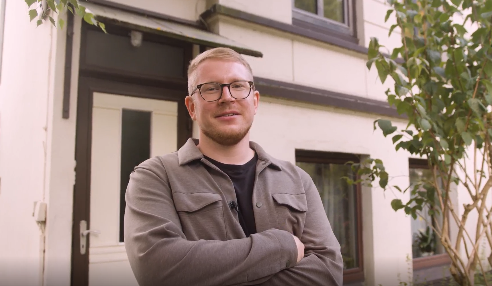 Niklas ist froh über seinen neuen Sparduschkopf