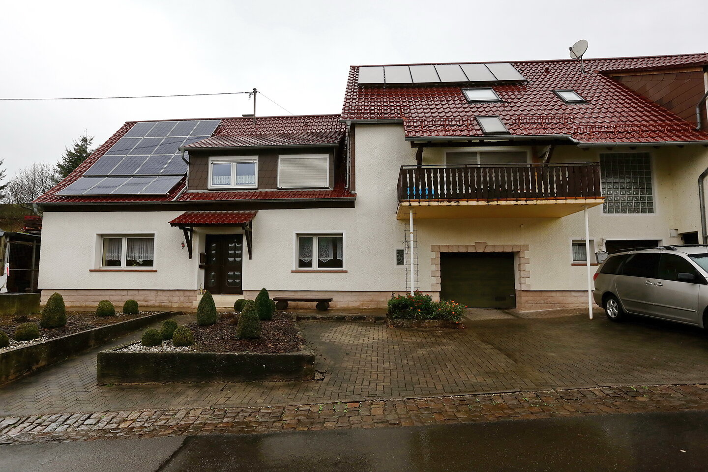Haus mit Solarthermie und Photovoltaik