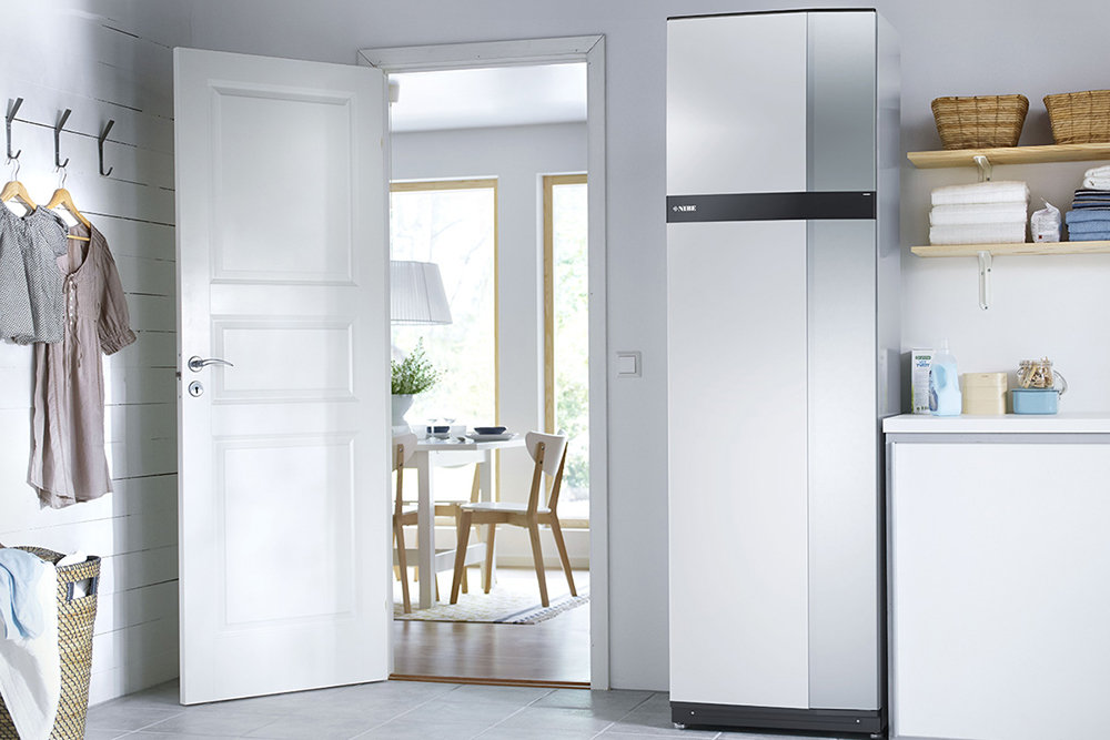 Ausschnitt einer Wohnung mit Blick ins Wohnzimmer 