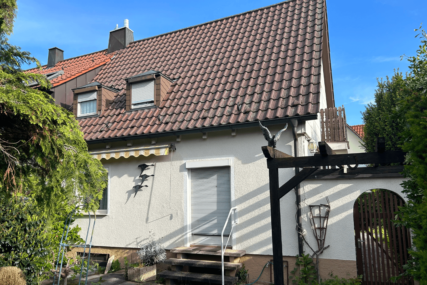 Außenansicht auf das Haus von Benedikt Karow.