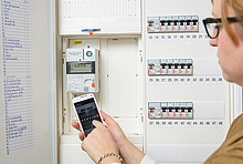 Mit der kostenlosen App „EnergieCheck“ können die Zählerstände bequem per Smartphone oder Tablet eingetragen werden.