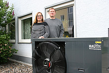 Familie Krüger mit ihrer neuen Luft-Wasser-Wärmepumpe