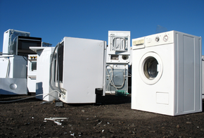 Elektroschrott mit wertvollen Rohstoffen: Waschmaschinen und Trockner