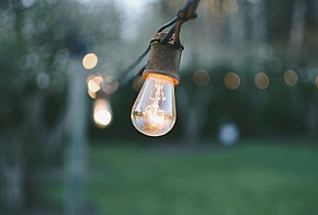 Vergleich LED & Glühbirne: Ist LED wirklich sparsam?